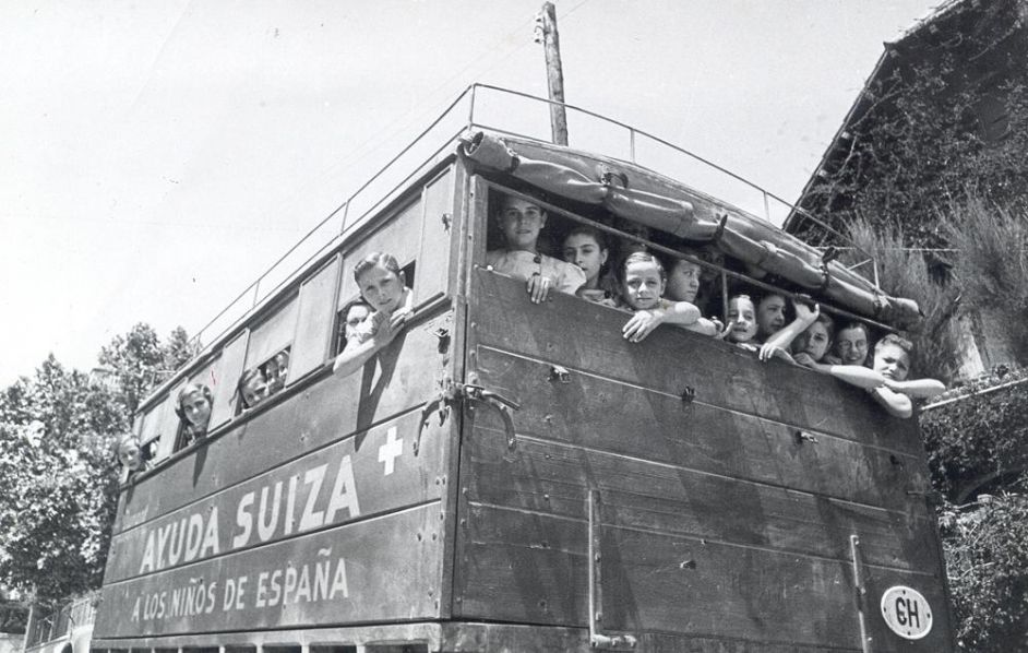 Refugees transport, Ayuda Suiza a los niños de España, Spanish Civil War, 1937. SCI-International Archives. Font: Wikimedia